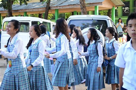 quezon science high school|List of Science High Schools in the Philippines .